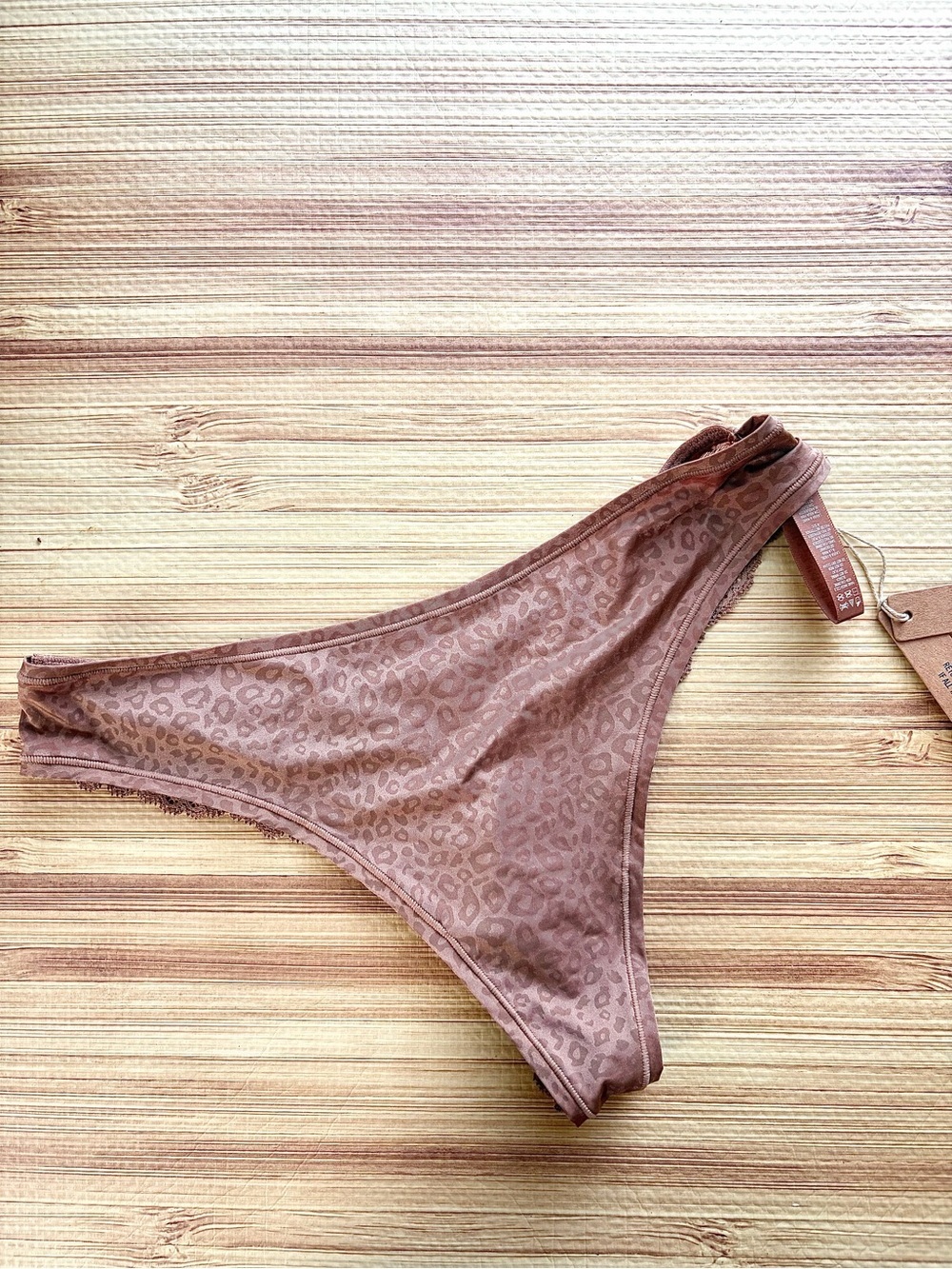 Skims Shine Foundations Lace Thong • Leopard Print •